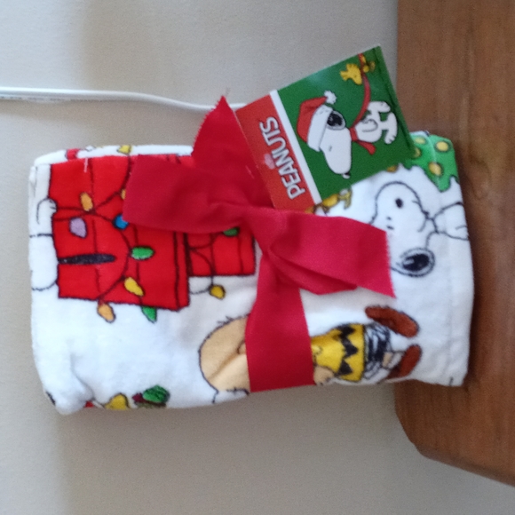 Peanuts Holiday Snoopy Christmas Hand Towels Poshmark